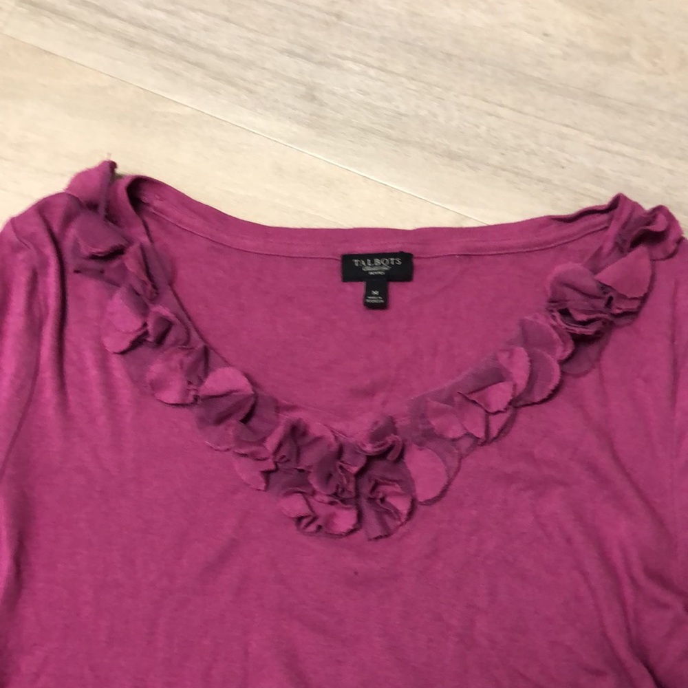 Talbots Ruffled Vneck Top size M - Picture 3 of 5